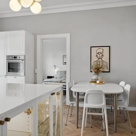 Apartment Center W/ Large Private Balcony Aalborg