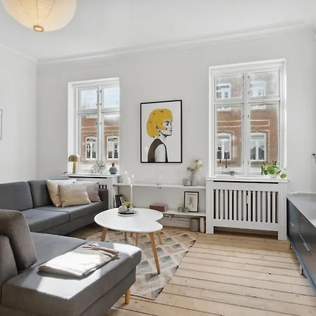 Center W/ Large Private Balcony