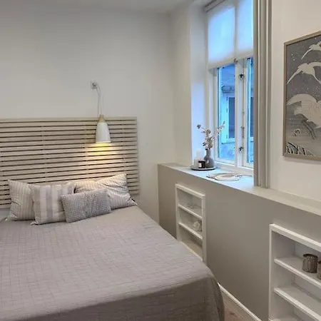 Center W/ Large Private Balcony *