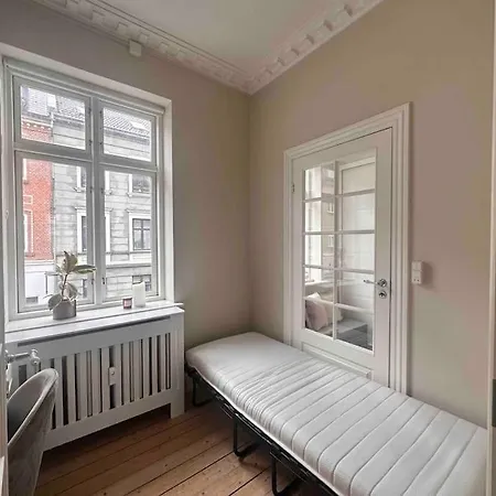 Apartment Center W/ Large Private Balcony